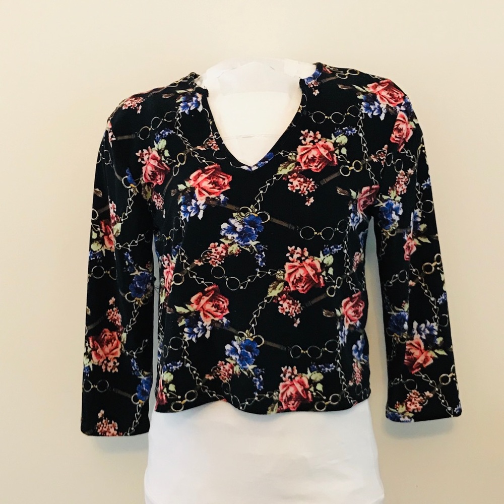 Ardene v-neck crop top
